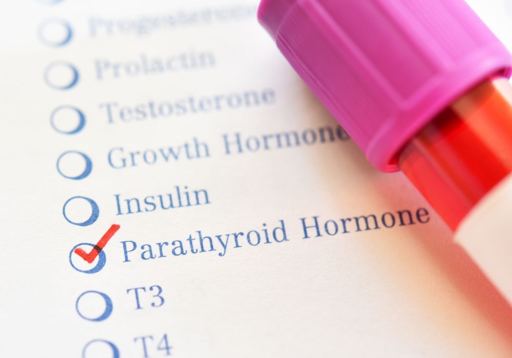 Panel badań hormonalnych przed 30. rokiem życia - lista hormonów do sprawdzenia z próbówką laboratoryjną